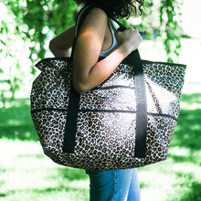 Load image into Gallery viewer, Large Lightweight Tote with Oversized Pockets